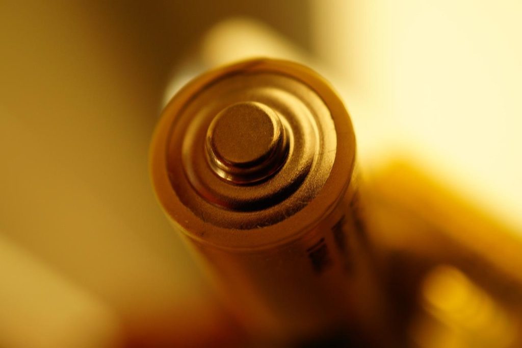 Stapsgewijze illustratie van het fietsaccu revisie proces met vervanging van batterijcellen