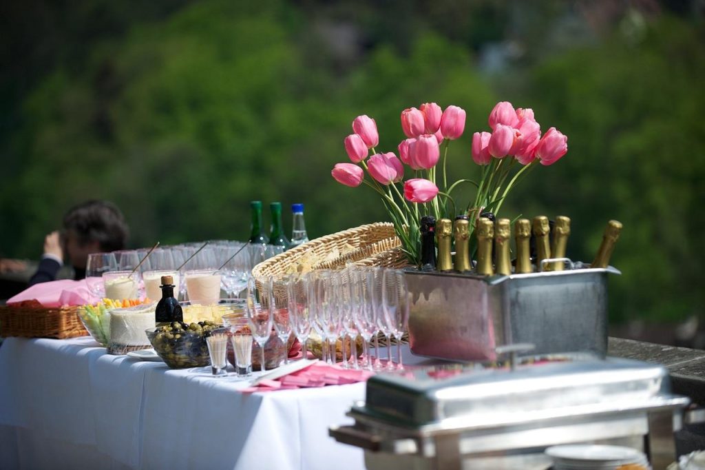 Verse ingrediënten en professionele catering service voor evenementen in Weert met lokale tradities